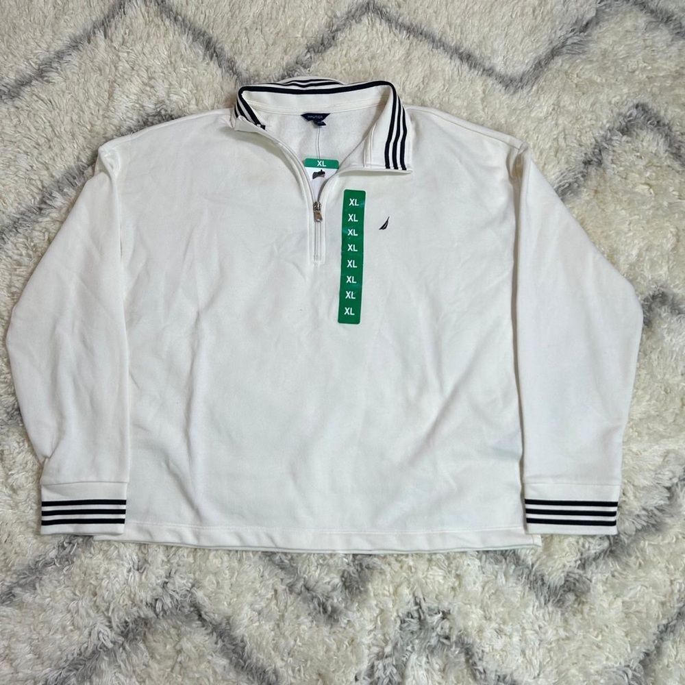 Nautica white sweater with Dark Blue Accents - Picture 6 of 10